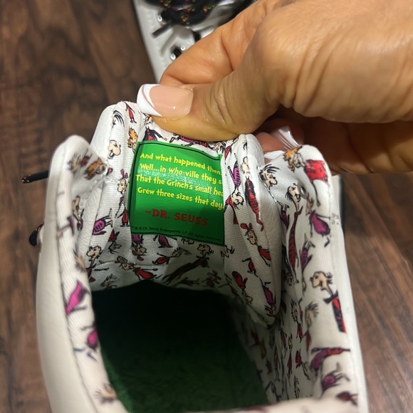 SKECHERS DR. SEUSS ALL YOUR SWEATERS ARE UGLY ROADIES BOOTS size 8 used once - Picture 11 of 15